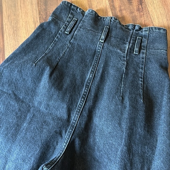 Abercrombie & Fitch A&F High Rise Black Mom Jean Size 26 2 Short - Picture 4 of 11